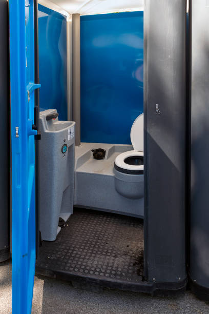 Best Emergency porta potty rental  in East Dubuque, IL