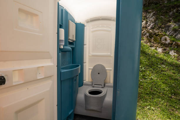 Best Best portable toilet rental  in East Dubuque, IL